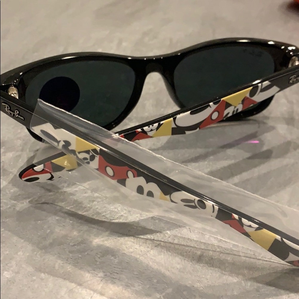 Ray Ban Mickey J19